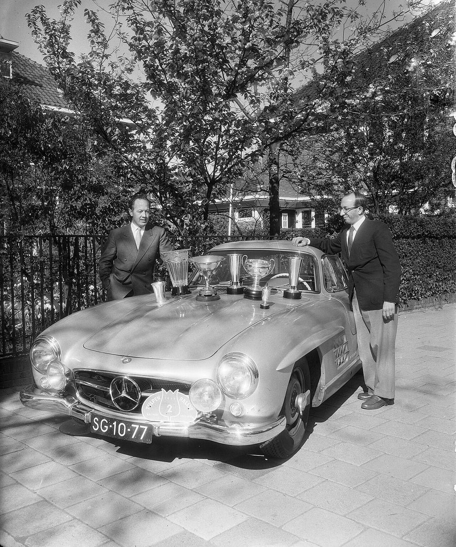 MERCEDES : Hans Tak, vainqueur du Rallye des Tulipes sur Mercedes-Benz 300 SL, 1955, Nationaal Archief / Anefo (CC0)