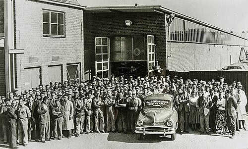 SIMCA : la 5 000e Simca assemblée chez ANA à Nyköping, 1950, domaine public