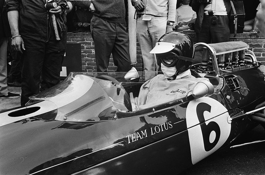LOTUS : Jim Clark au volant de la Lotus du Team Lotus, Grand Prix de Zandvoort, 1965, Nationaal Archief / Anefo (CC0)